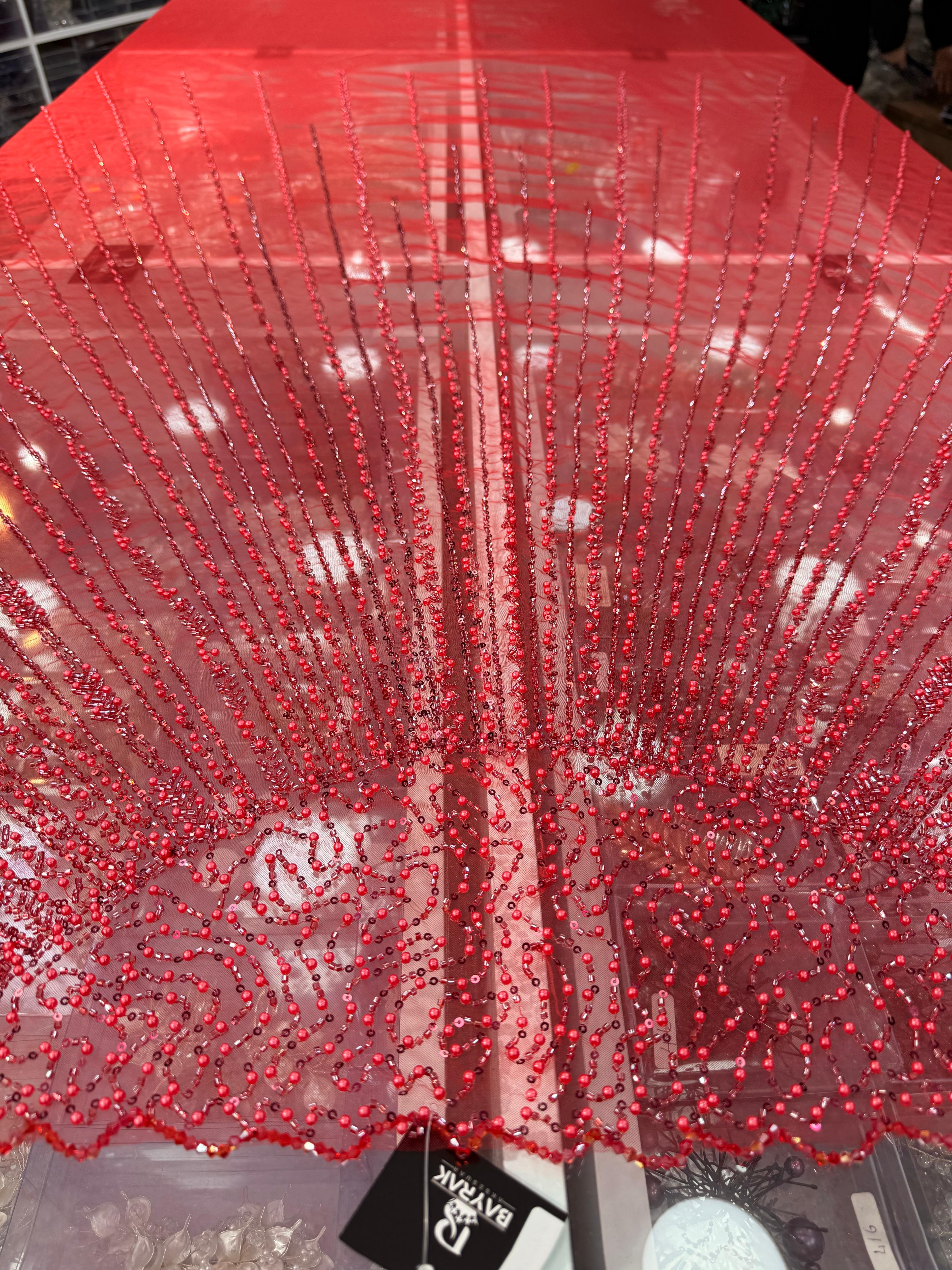 BD 374 | Makine İşlemeli Duvak Kırmızı